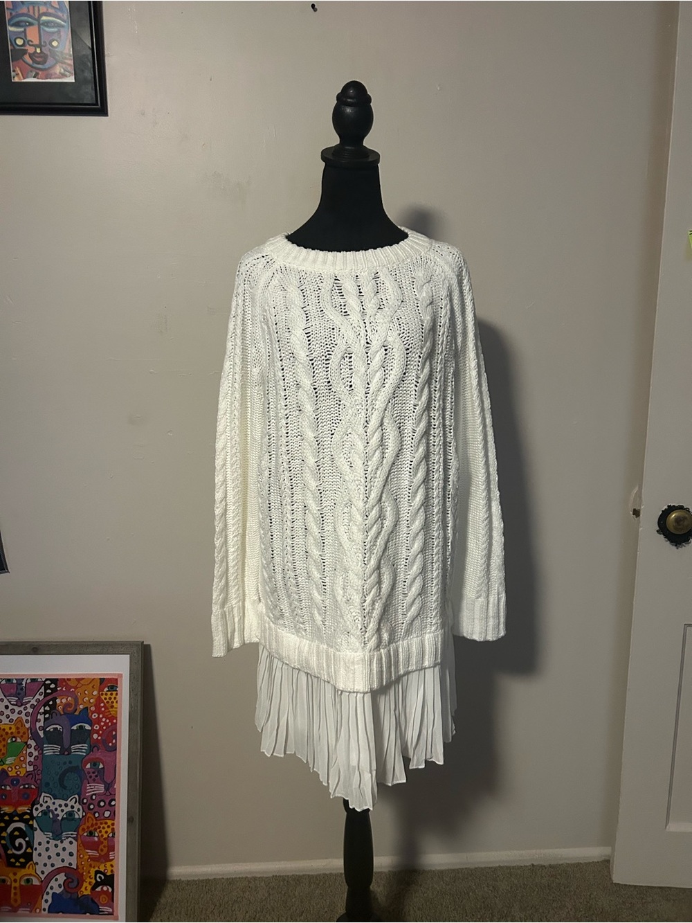 Cable-Knit Scoop Neck Sweater in Ivory